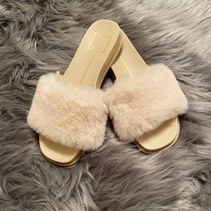 Fluffy slippers/shoes